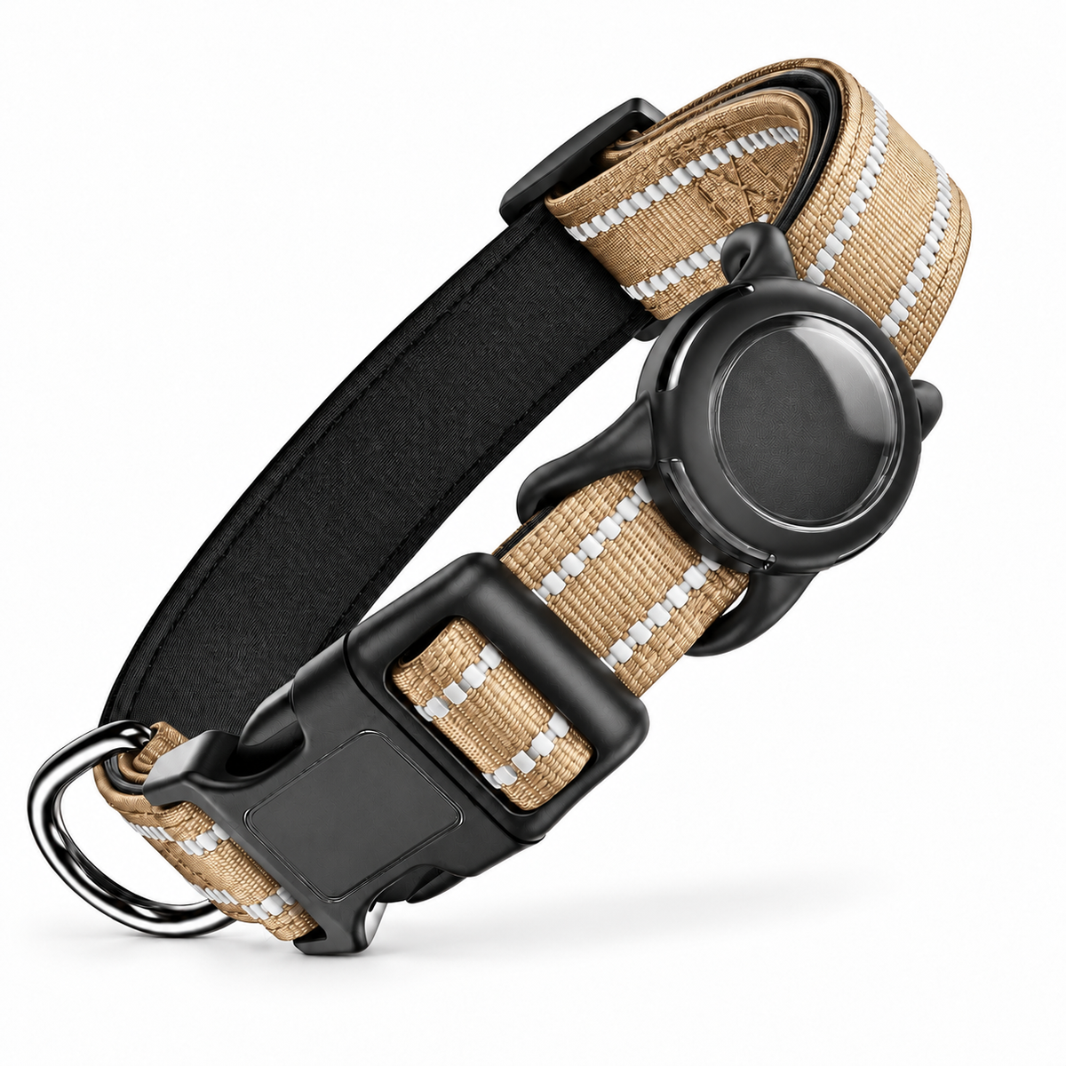 Collier réfléchissant kaki pour chien avec support AirTag vide sur fond blanc