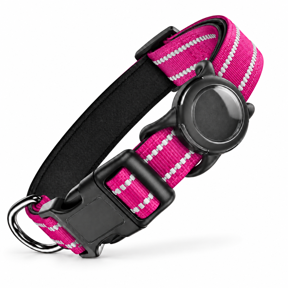 Collier réfléchissant rose soutenu pour chien avec support AirTag vide sur fond blanc